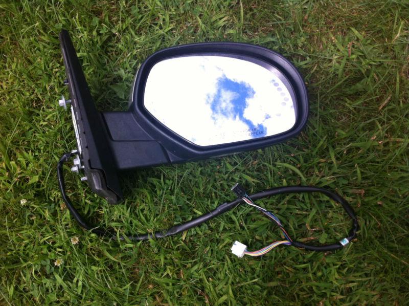 Oem power heated mirror from yukon 2007