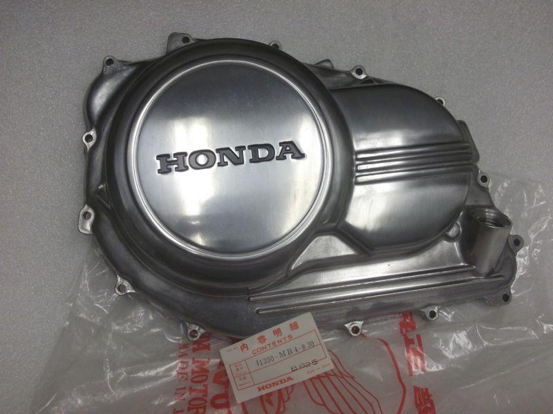 Honda v65 sabre magna vf1100-c s new original right clutch engine cover nos  