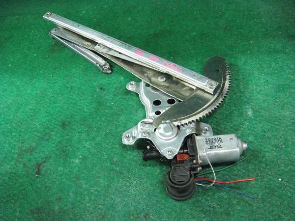 Toyota bb 2004 front right door regulator [5213120]