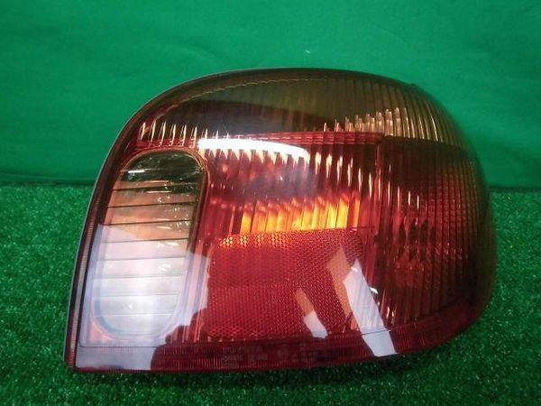 Toyota vitz 2002 rear right combination lamp [0415500]