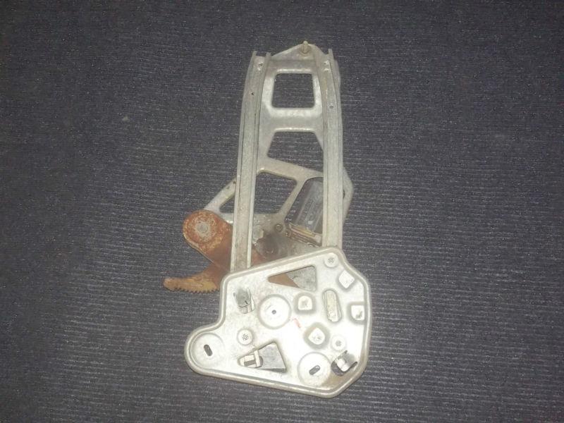 96 97 98 99 00 mustang convertible rear quarter window regulator; left side