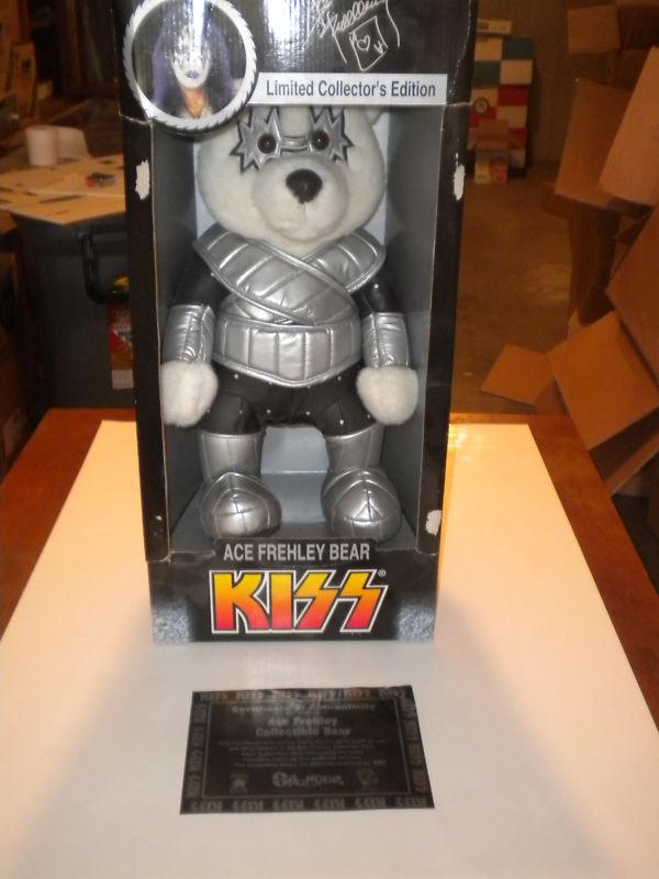 Kiss ace frehley love gun bear promo relic