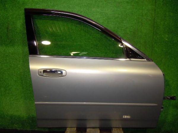 Nissan skyline 2002 front right door assembly [9213100]