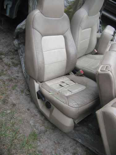 2003-2006 ford expedition eddie bauer passenger front seat. 1 of 2 tan/2-tone