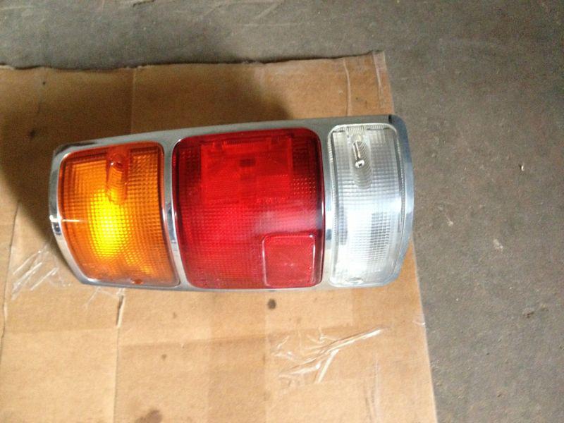 Isuzu rodeo, amigo, pu, honda passport - 88-97 - left tail light - chrome