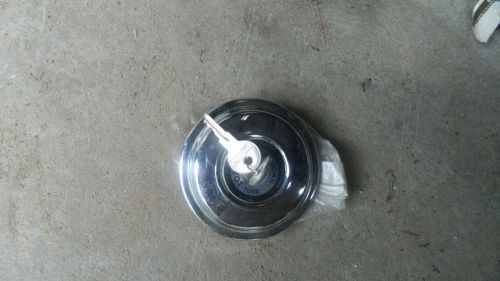 International harvester locking gas cap