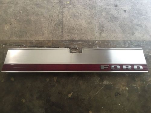 1983-1986 ford truck pickup f150 tailgate trim panel moulding red nice!!