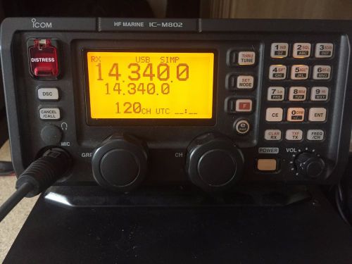 Icom m802 ssb radio with icom at-140 automatic antenna tuner