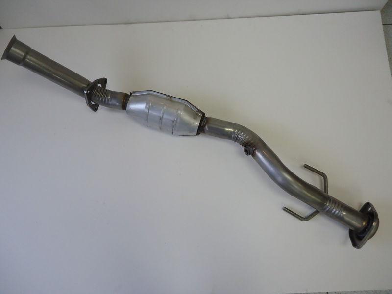 Gmc envoy 2002 2003 2004 2005 v6 4.2l direct fit catalytic converter