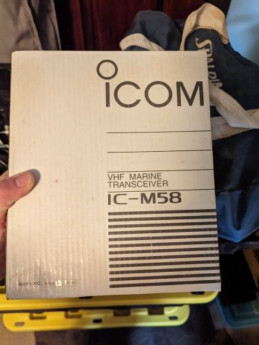 Icom ic-m58 vhf marine transceiver radio communication ic m58