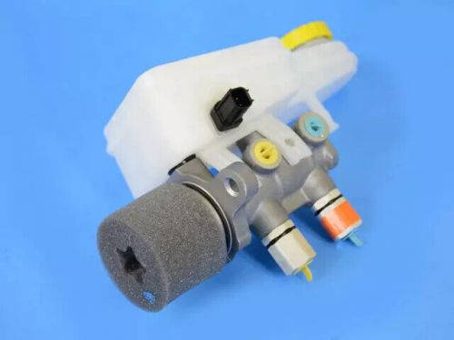 Genuine mopar brake master cylinder 68004708ad