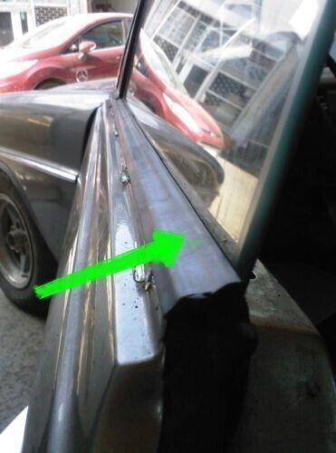 Mercedes w123 coupe 2x outer door window seal outside new