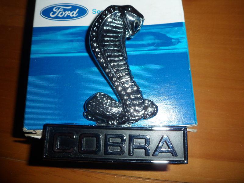 Nos 1968 mustang shelby 428 cobra jet s8ms-16098-f fender emblem gt350 gt500 