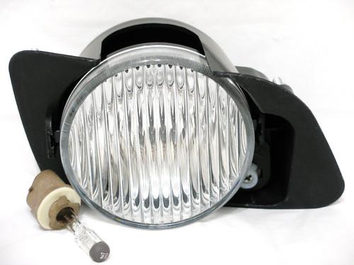 Mitsubishi 99-01 galant driving fog light lamp r h passenger w/light bulb new