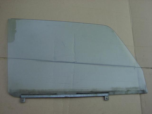 Suzuki samurai pass. side glass