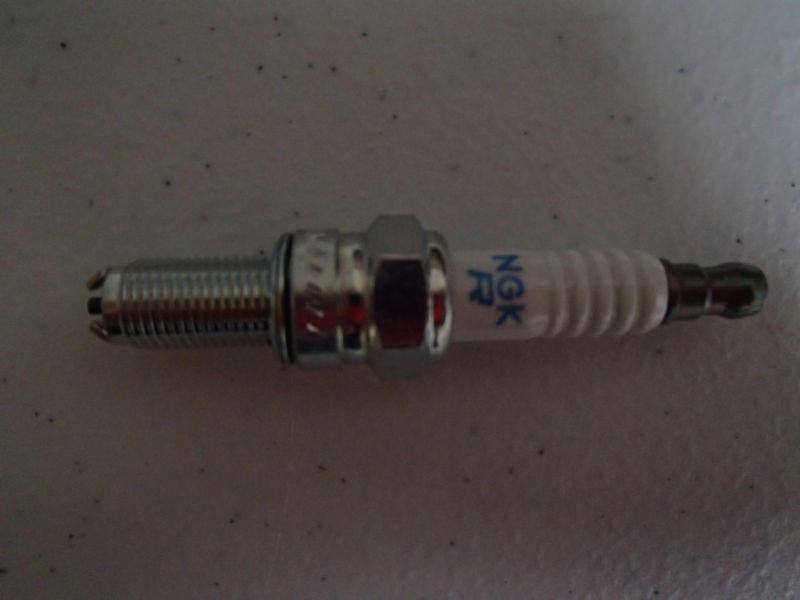 Ngk cr8ekb standard spark plug