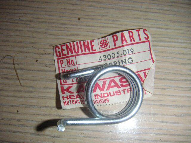 Brake pedal spring  f11 f11m 250 ahrma 43005-019 new kawasaki nos