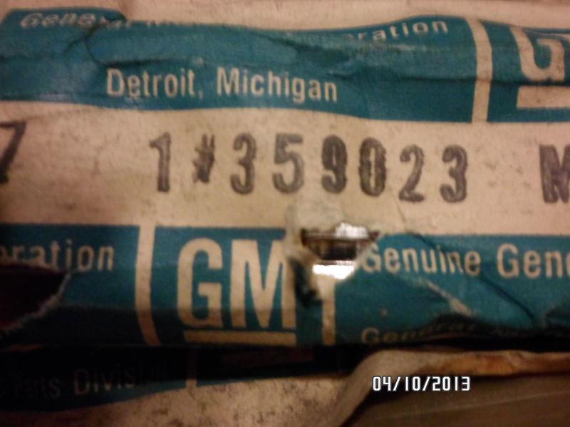 Nos gm 1979 80 chevrolet van lh  upper front body side moulding