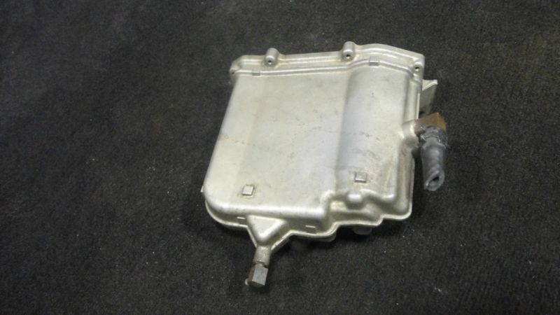 Outboard float chamber body #63p-14181-00-00 yamaha 2006-2012 150hp (557)