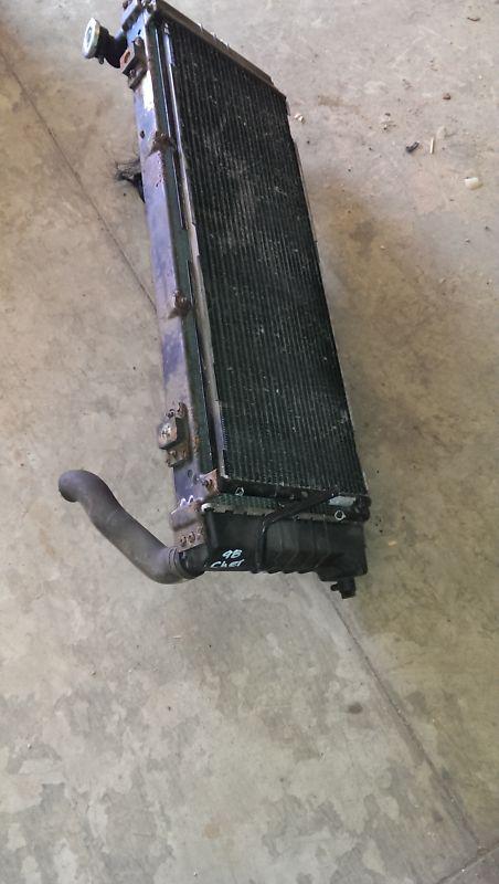 1998 jeep cherokee 4.0l radiator & condenser