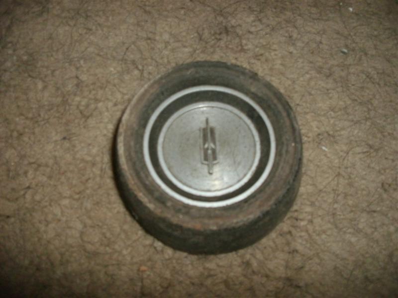 1968 oldsmobile cutlass steering wheel horn cap black