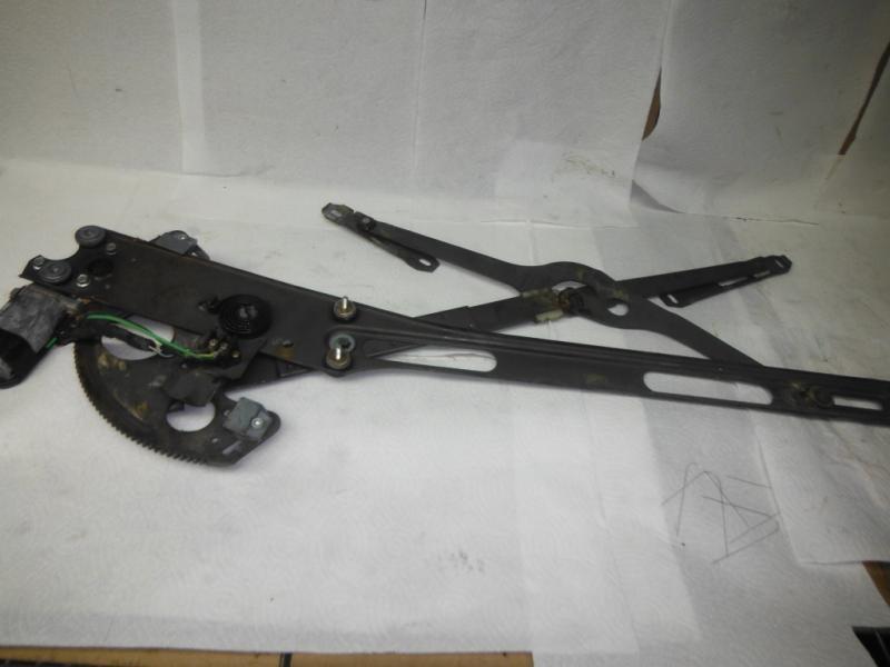 86 87 88 89 mercedes 380sl r. side power window regulator  285018