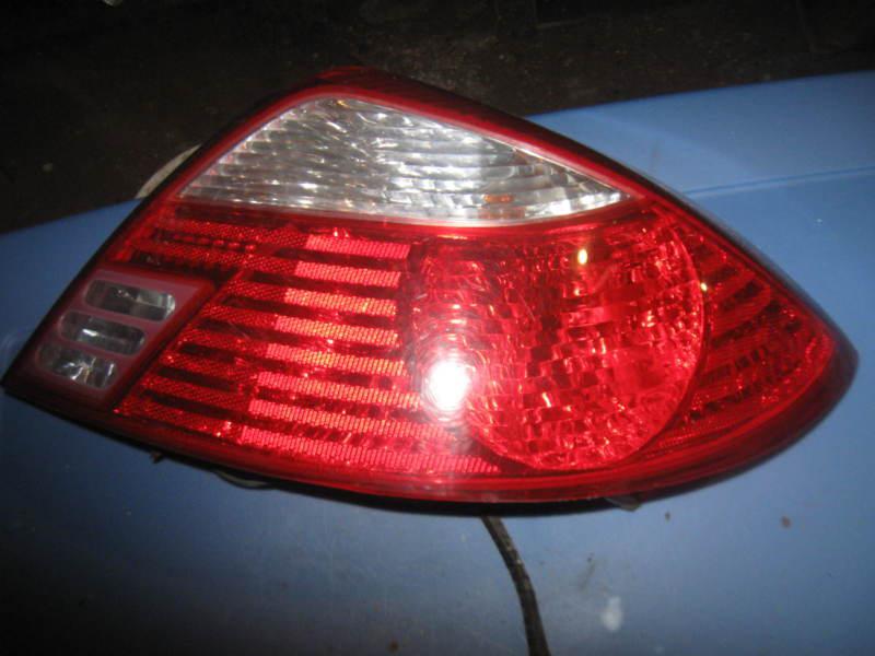 Kia rio passenger right tail light rh 00-02 factory original part