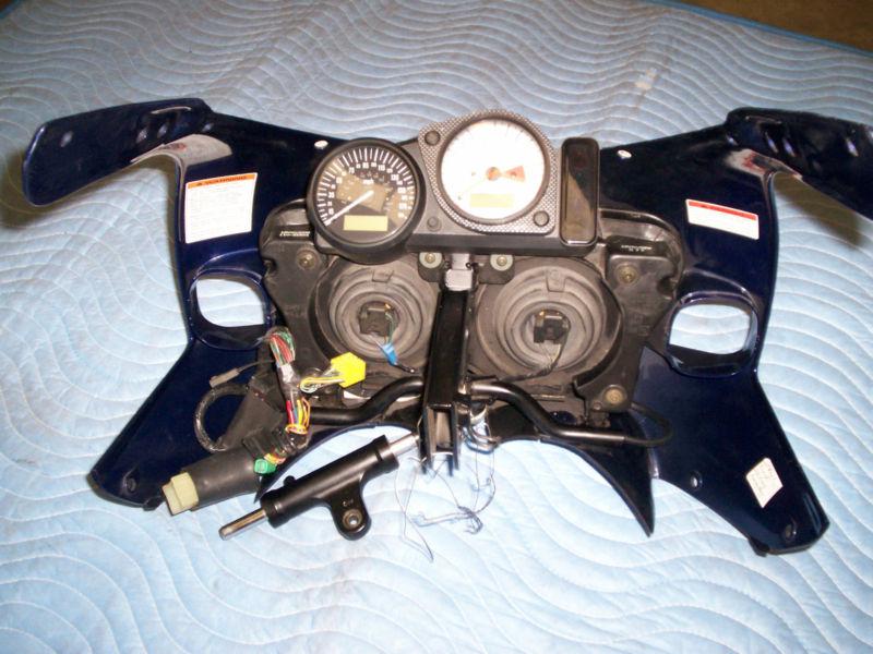 Suzuki gsxr600 y2k model year/front fairing complete assy.