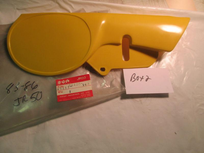 Suzuki jr50 nos oem r/h side cover 1983-1986 p.n. 47110-04420-163