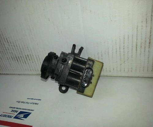 Ford four wheel drive vacuum actuator. ford super duty f250-f450 and 1999-2007