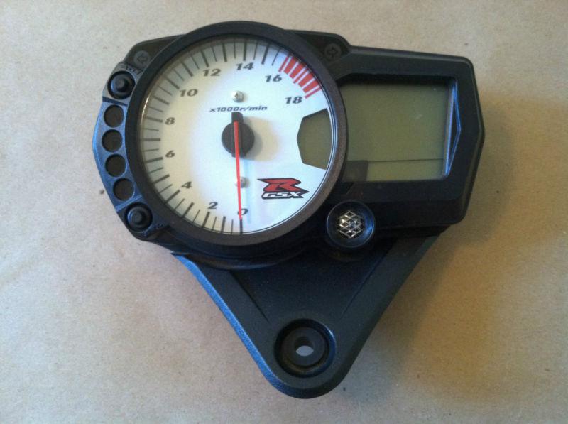 06 07 2006 2007 suzuki gsxr600 gsx-r 600 750 speedo tach gauge cluster 105 miles