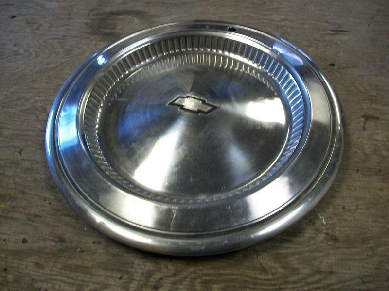 1975 impala chevelle hubcap - 71 72 73 74 75 76   - 76cc1-3q