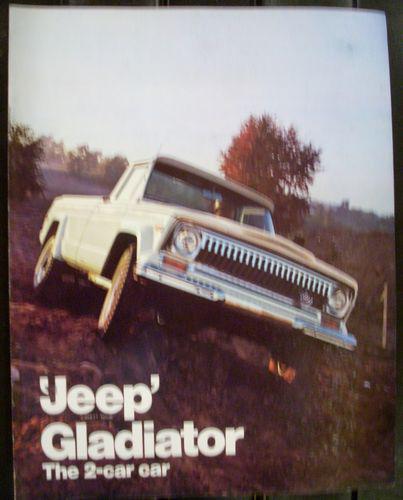 Nos  1970 jeep gladiator pickup truck sales brochure