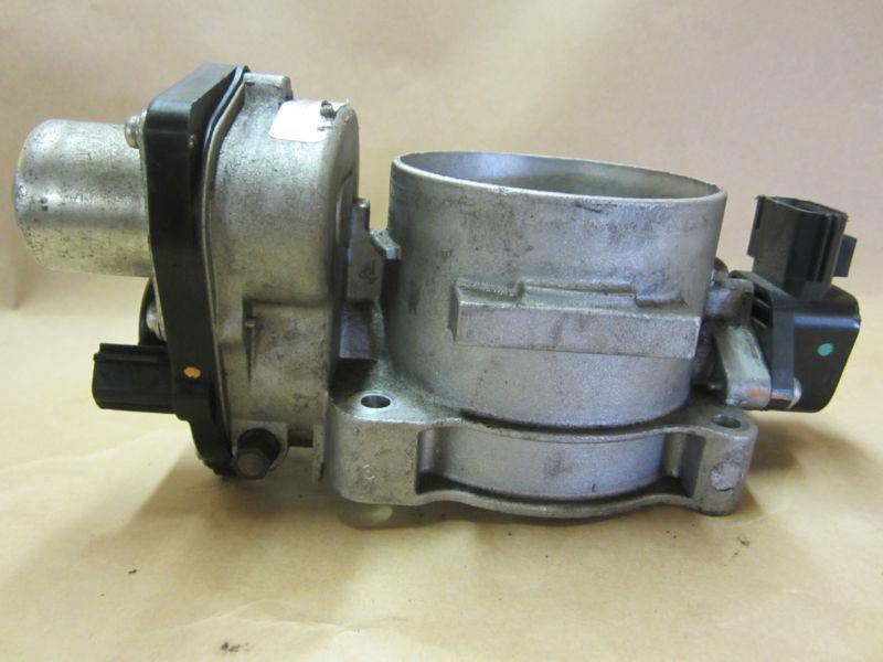 Used throttle body 3l3e-ae ford lincoln 2004-2010