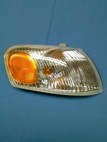 1998 1999 2000 toyota corolla corner light lamp passenger right side rh hand