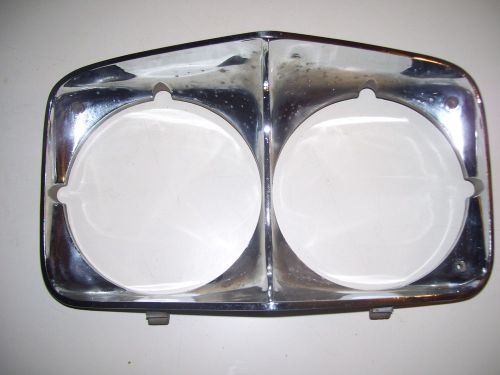 1970 chevy full size right headlight bezel - 3955082   -   ch195