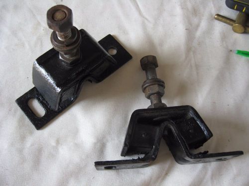 One pair diesel engine mounts