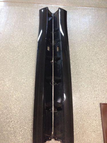 2008-2012 audi r8 oem side skirts in black phantom pearl color