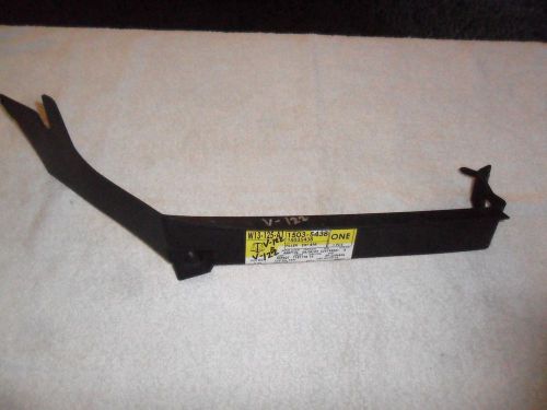 99-06 escalade silverado rh r front bumper end filler panel trim gm # 15035438