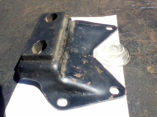 Transmission mount for 1940-48 chevy cars with free parklens