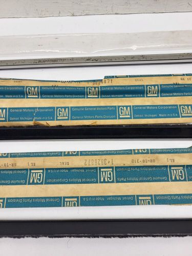 Nos 1963 67 corvette c2 coupe inner door felt window seals ncrs 3826871 3826872