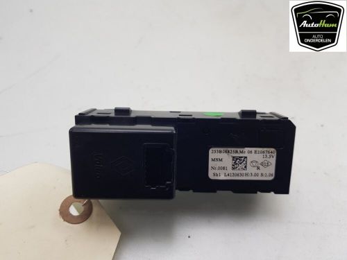 Radio controls control panel radio renault zoe (ag) 2013 253b08825r-