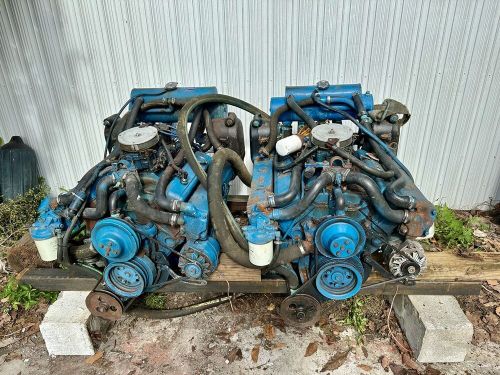 Crusader gm 5.7 l 350 hp  inboard marine boat engine