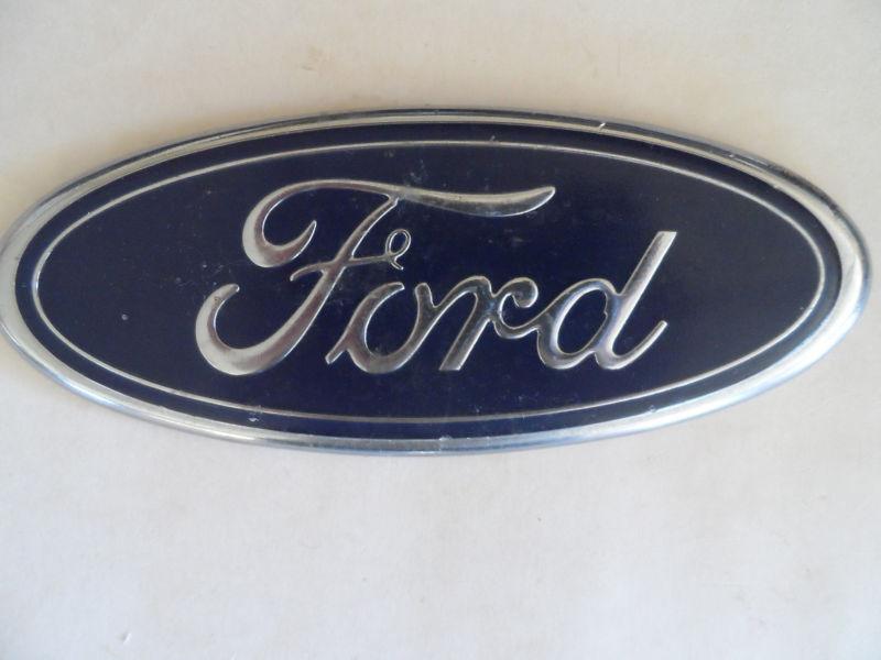 Ford emblem