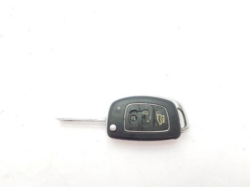 08-2014 mk1 hyundai i20 ignition barrel + key