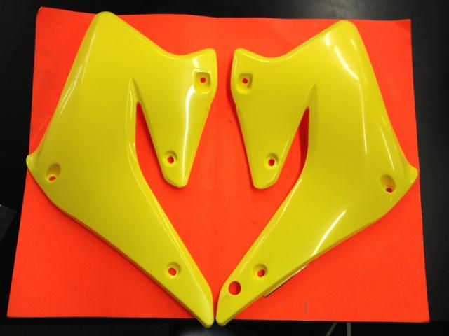 2004-2006 suzuki rmz 250 radiator shrouds, scoops. new! acerbis. new suzuki yell