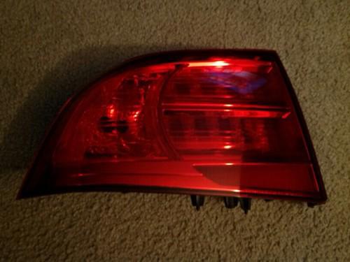 04-08 acura tl oe tail light (left)