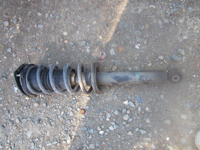 2001-2005 lexus is300 left rear strut spring assembly oem *b-4