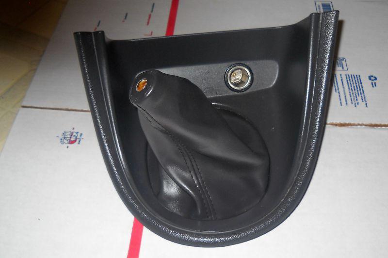 Nice 99-04 mustang gt cobra oem manual interior shift boot / bezel black 94-98