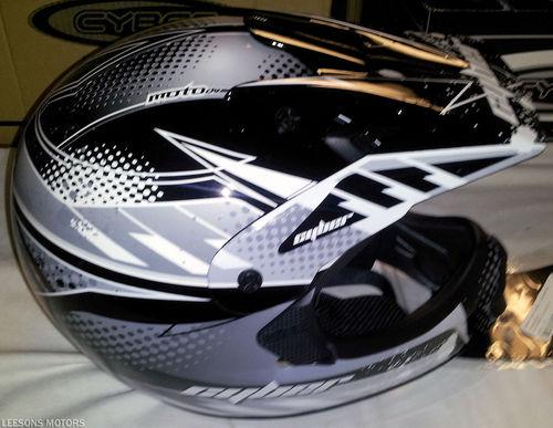 Cyber helmet ux-22 silver & black graphics adult size small new 640651